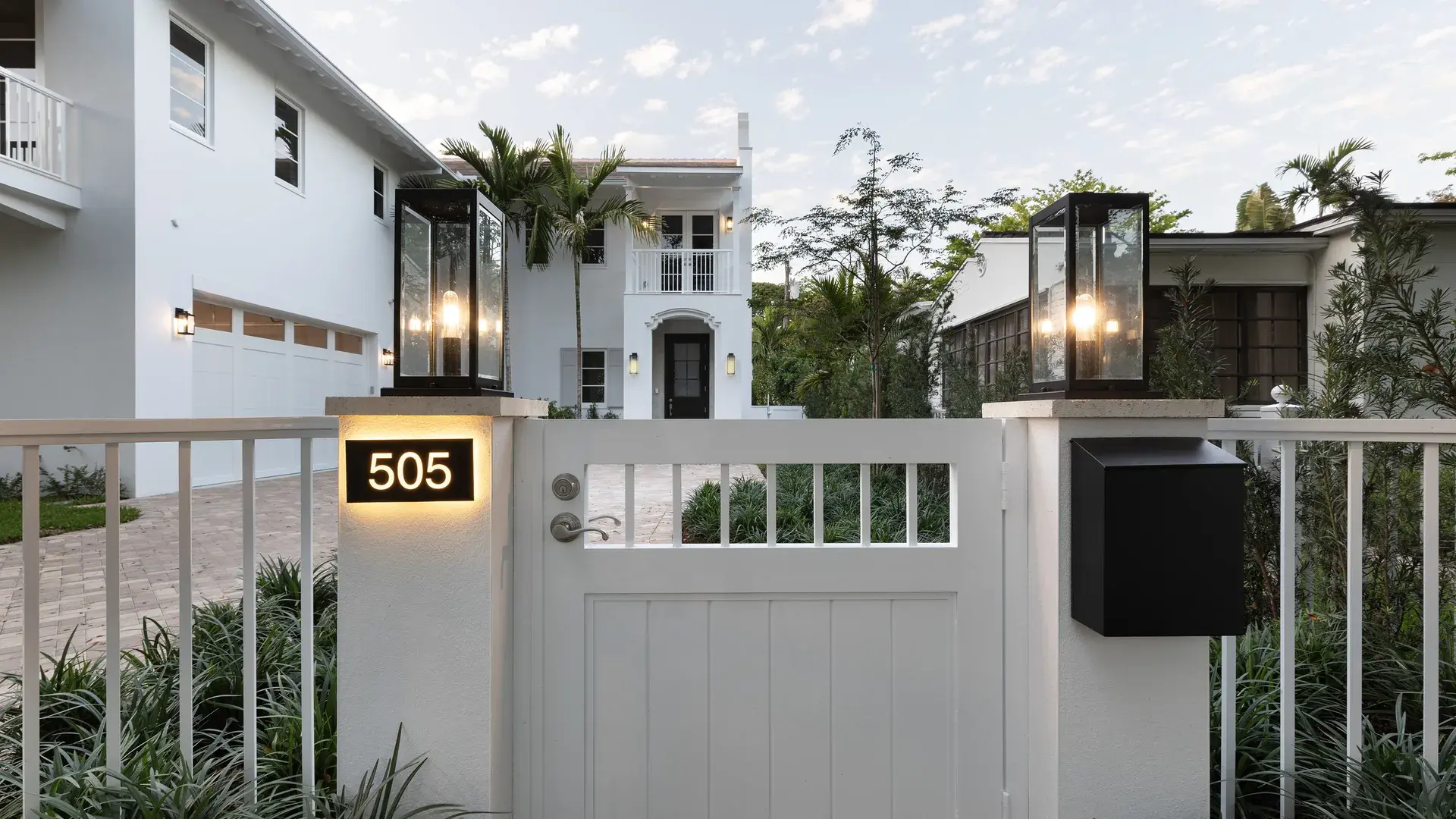 505 Zamora — main entry door